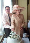 6x4cake cutting.jpg (158716 bytes)
