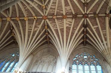 4x3 exeter cathedral roof.jpg (19547 bytes)