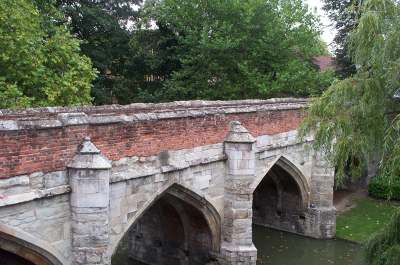 4x3 Eltham bridge.jpg (23377 bytes)