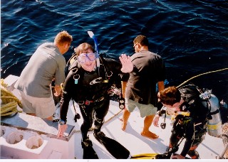 Ian in diving (34432 bytes)