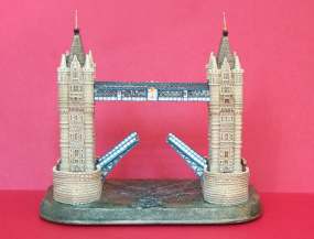 Tower_Bridge.jpg (7287 bytes)