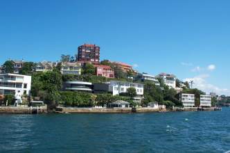 3x2 east shore stars houses close.jpg (10866 bytes)