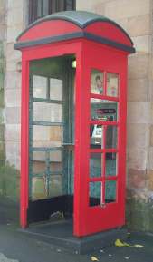 3x2 red phone box.jpg (7451 bytes)