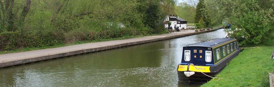 3x6 Linslade Globe and boat.jpg (42663 bytes)