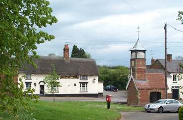 4x3 Heath & Reach folly & pub.jpg (15663 bytes)