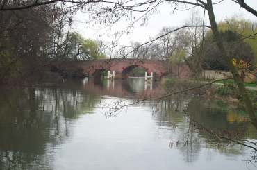 4x3 sonning bridge.jpg (14201 bytes)