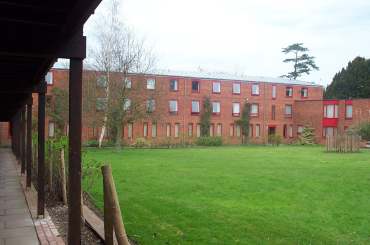 4x3 whiteknights H from CD.jpg (12027 bytes)
