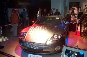 4x3 bond car.jpg (9385 bytes)