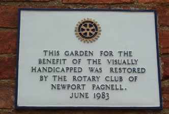 URC garden sign.jpg (9003 bytes)