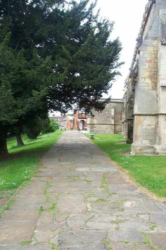 church path.jpg (23147 bytes)