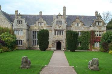 3x4 Trerice from front.jpg (13438 bytes)