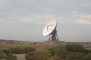 3x4 goonhilly merlin blue peter.jpg (6515 bytes)