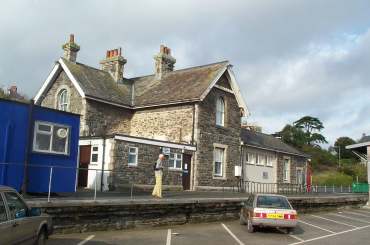 4x3 Padstow railway station.jpg (14688 bytes)