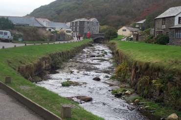 4x3 boscastle stream.jpg (15799 bytes)