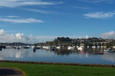 4x3 saltash boats.jpg (10084 bytes)