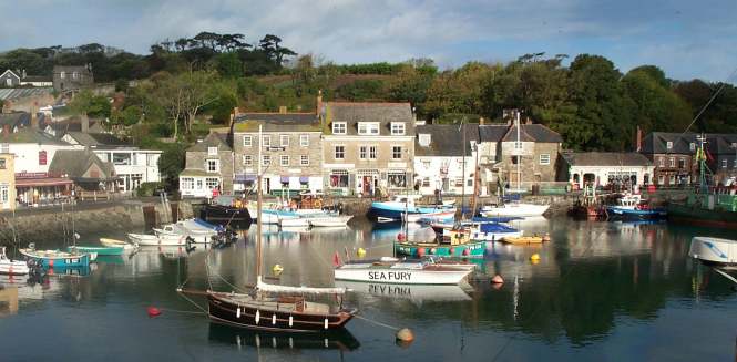 7x4 padstow harbour in sun.jpg (36937 bytes)