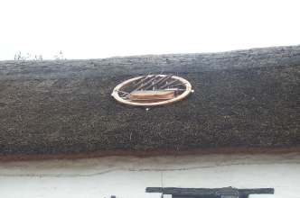 web smugglers rest roof detail.jpg (8637 bytes)