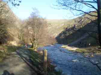 Dovedale stream.jpg (7340 bytes)
