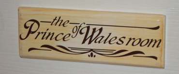 4x2 two bridges hotel prince of wales room.jpg (7686 bytes)