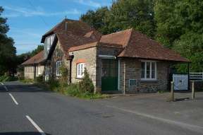 4x3 lynton station.jpg (9144 bytes)