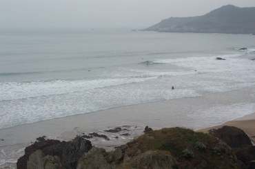 4x3 surfers 2.jpg (7903 bytes)
