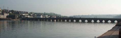 5x3 bideford bridge from downstream.jpg (7435 bytes)