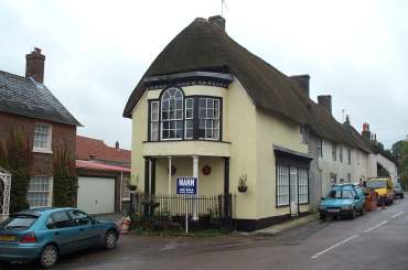 4X3 puddletown stephens shop.jpg (12995 bytes)