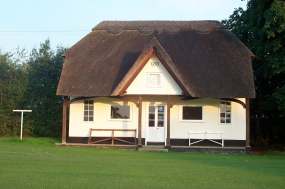 Akseden_cricket_pavillion.jpg (7801 bytes)