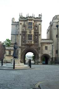 2x3 cathedral gate.jpg (9107 bytes)