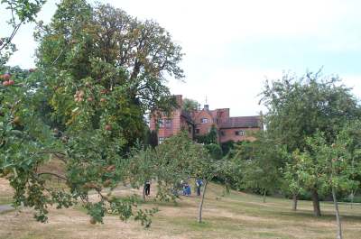 4x3 chartwell house.jpg (21337 bytes)