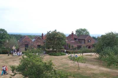 4x3 chartwell studio.jpg (13167 bytes)