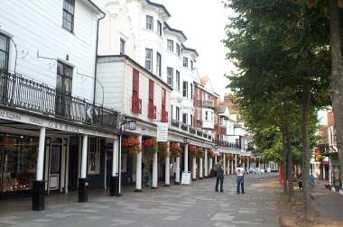 4x3 tonbridge wells pantiles.jpg (20255 bytes)