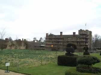 hever.jpg (6837 bytes)