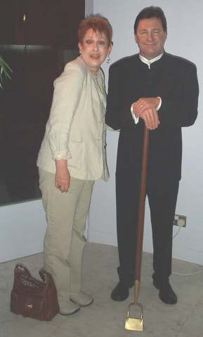 2x4 jy titchmarsh.jpg (11340 bytes)