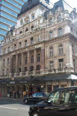 3x4 Her majesty's.jpg (18735 bytes)
