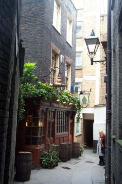 3x4 The Mitre.jpg (16398 bytes)