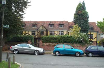 4x3 Eltham tudor bldgs.jpg (18365 bytes)