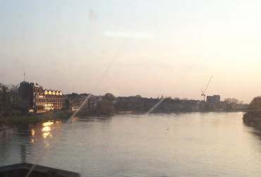 4x3 From Barnes Bridge.jpg (6522 bytes)