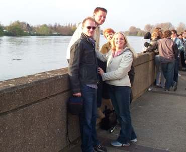 4x3 Martyn Fiona Judy Neil at Thames.jpg (14384 bytes)