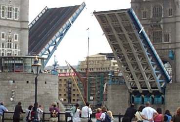 4x3 Tower open 1 boat.jpg (17547 bytes)