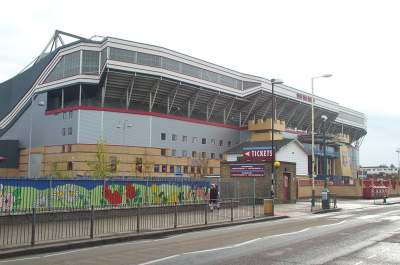 4x3_Upton_Park.jpg (16625 bytes)