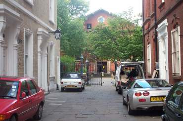 4x3 covent garden church.jpg (17601 bytes)