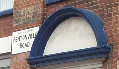 4x3_pentonville_road_sign.jpg (13343 bytes)