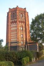 2x3 Finedon water tower.jpg (6406 bytes)