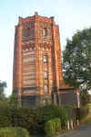 2x3 Finedon water tower.jpg (6406 bytes)