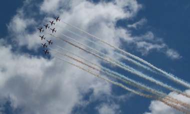 4x3 red arrows 7.jpg (9441 bytes)
