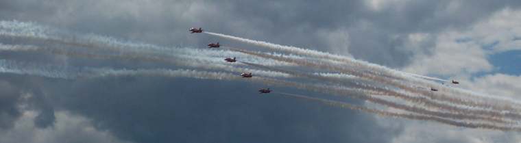 8x3 red arrows 3.jpg (11588 bytes)
