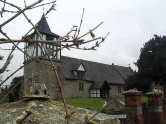 Defford_curch_with_model.jpg (10876 bytes)