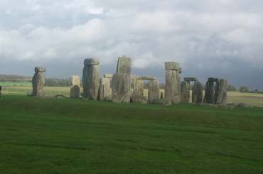 4x3 stonehenge 1.jpg (7559 bytes)
