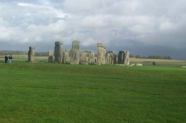 4x3 stonehenge 2.jpg (7642 bytes)